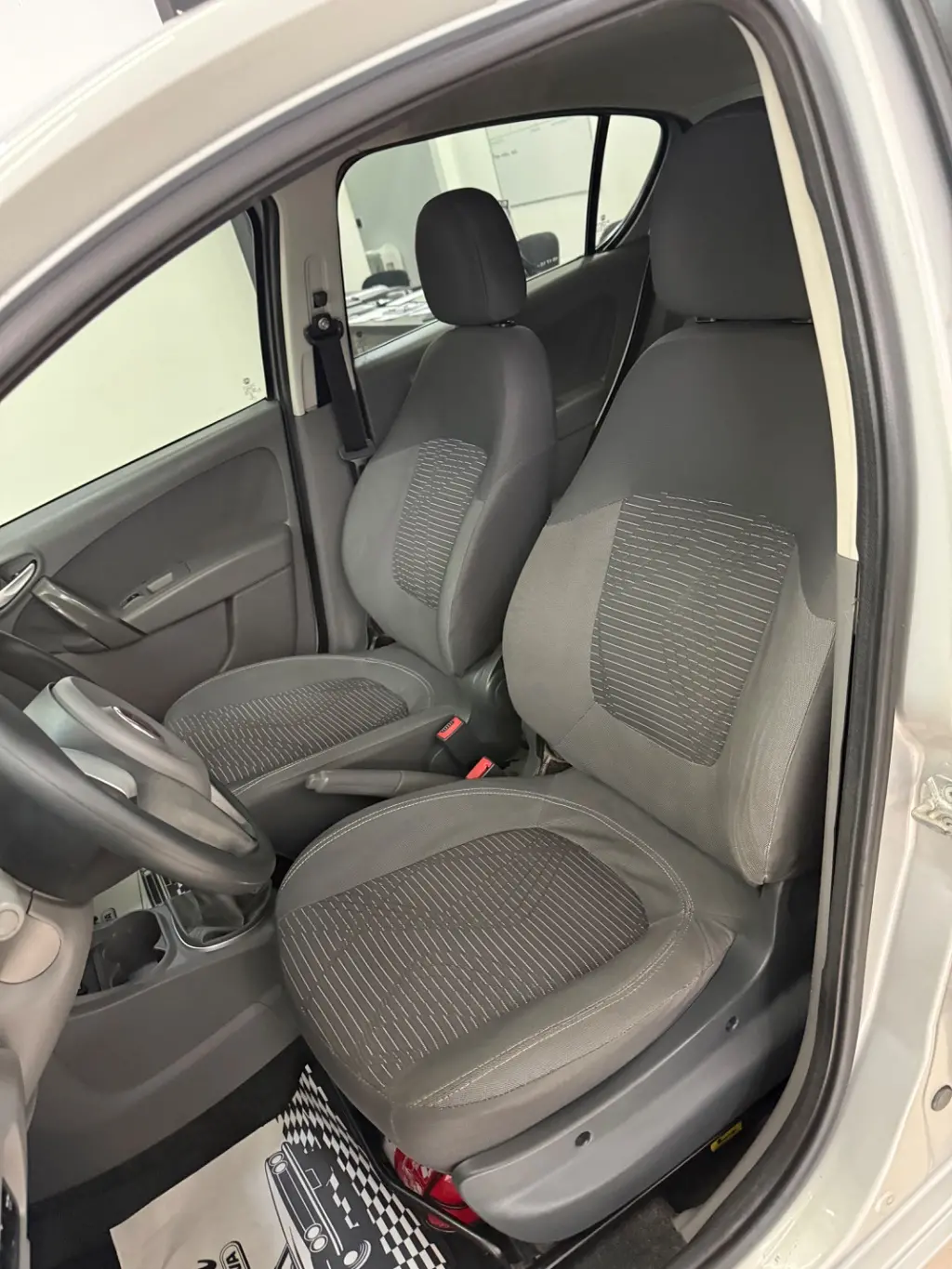 Fiat Palio 1.0 4P Evo Fire Flex Attractive 2013 - Imagem 7