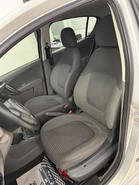 Fiat Palio 1.0 4P Evo Fire Flex Attractive 2013 - Imagem 8